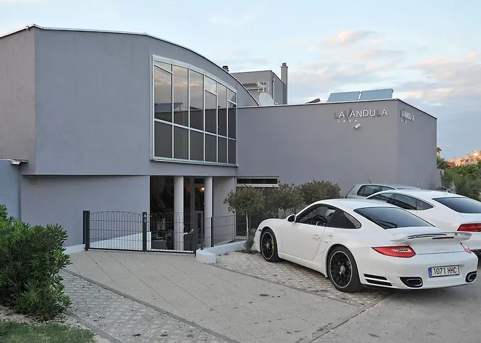 アパートメンツ＆ルームズ ラベンデュラ エクスクルーシブ ゲストハウス