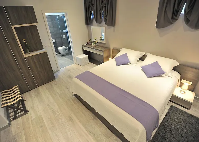 ゲストハウス アパートメンツ＆ルームズ ラベンデュラ エクスクルーシブ 4*