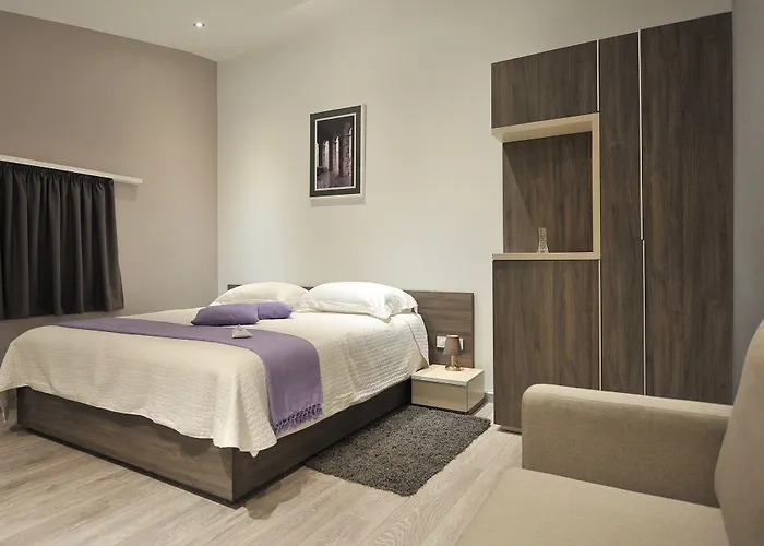 ゲストハウス アパートメンツ＆ルームズ ラベンデュラ エクスクルーシブ 4*