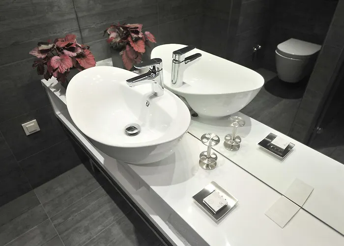 ゲストハウス アパートメンツ＆ルームズ ラベンデュラ エクスクルーシブ 4*