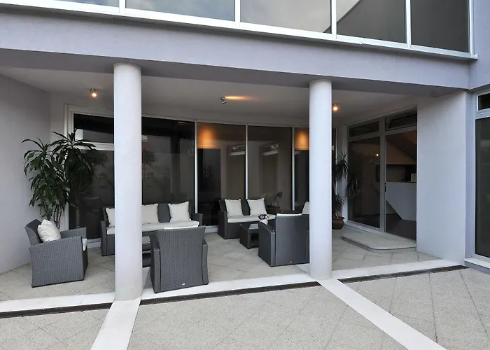 アパートメンツ＆ルームズ ラベンデュラ エクスクルーシブ ゲストハウス 4*