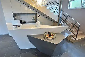 ゲストハウス アパートメンツ＆ルームズ ラベンデュラ エクスクルーシブ